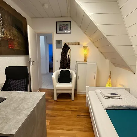 Zentrale Maisonette Mit Büro&parkplatz Apartamento *