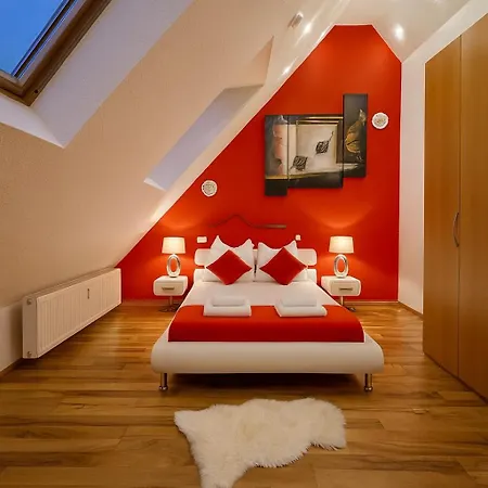 Апартаменты Zentrale Maisonette Mit Buero & Parkplatz Грисхайм