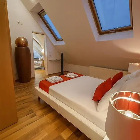 Zentrale Maisonette Mit Büro&parkplatz Apartamento