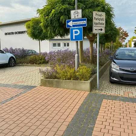 Zentrale Maisonette Mit Buero & Parkplatz Апартаменты *
